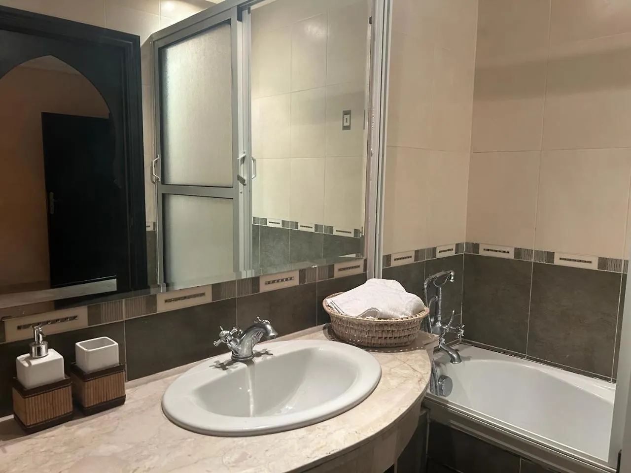 Appartement Impeccable En Plein De Centre Ville Marrakesch Marokko